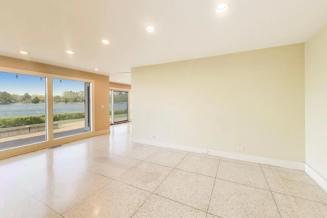 Photo of 2100 Valley Lo Lane