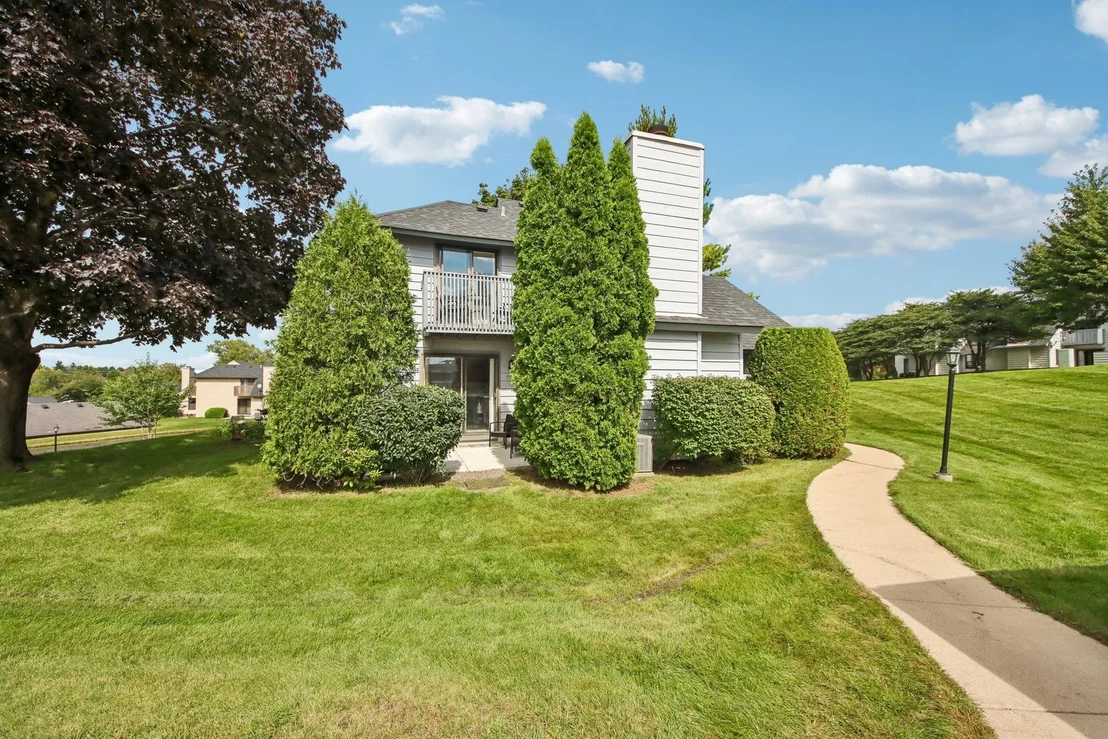 Photo of 736 Glen Way
