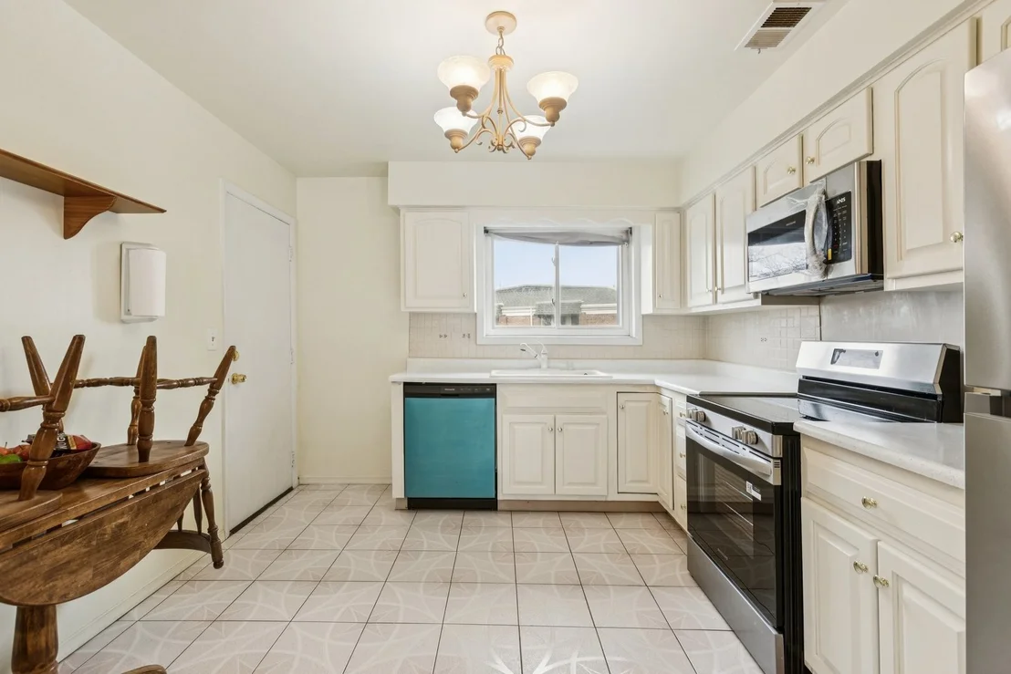 Photo of Unit D at 702 Cobblestone Circle