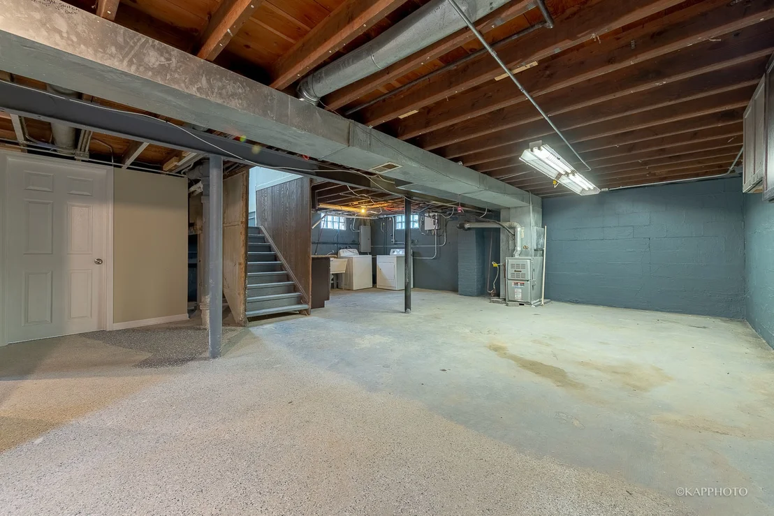 Photo of 40 W 36th Place