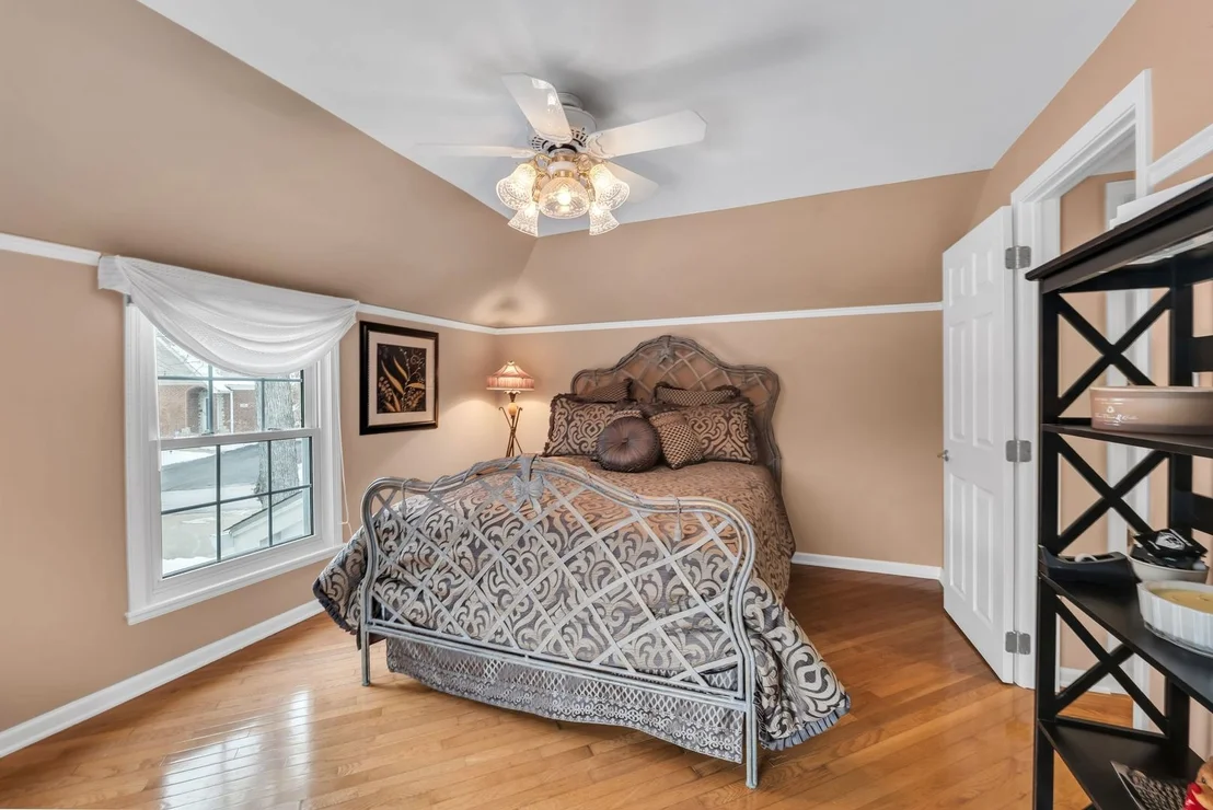 Photo of 10 Deerpath Lane