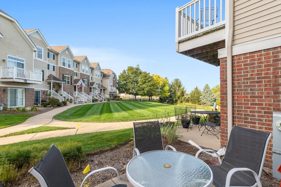 Photo of 142 Lakeshore Drive