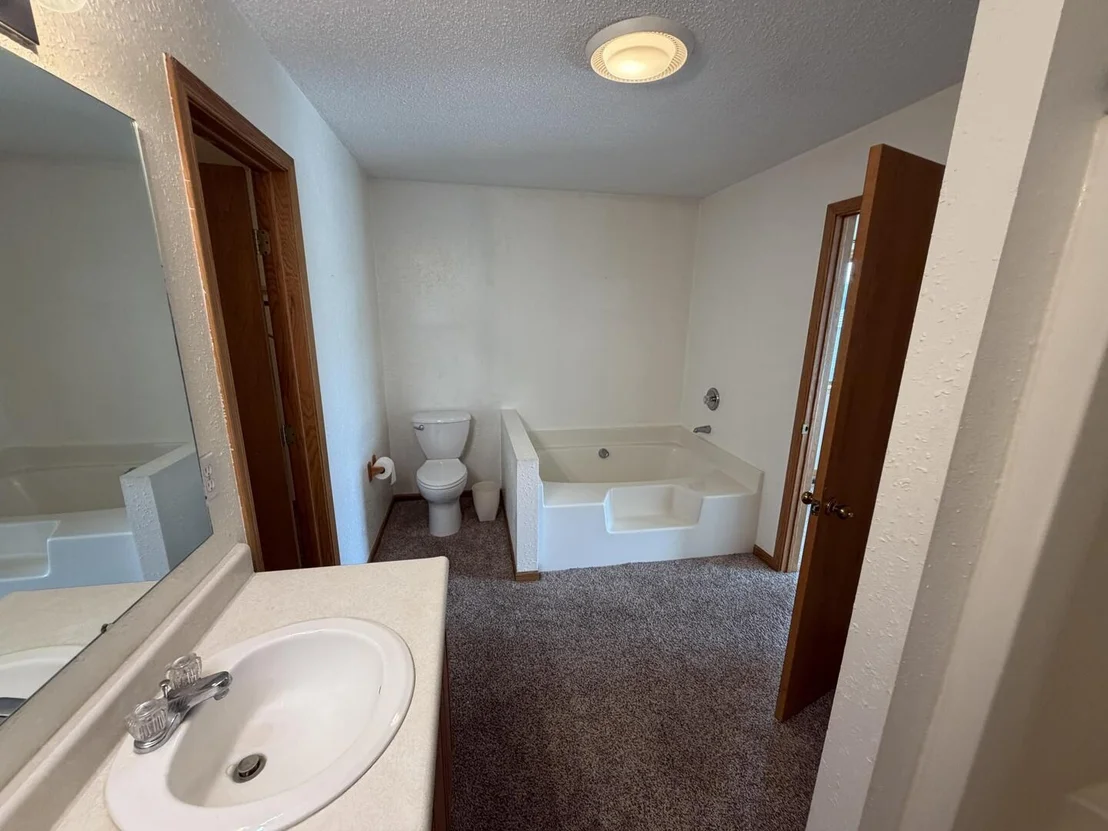 Photo of 29 Shoreline Drive