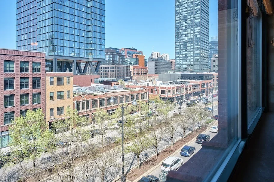 Photo of Unit 446 at 1000 W Washington Boulevard