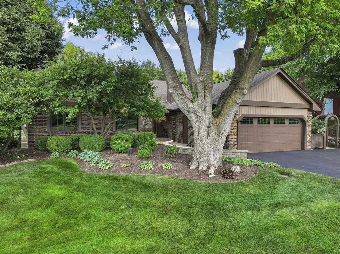 Photo of 3408 James Way