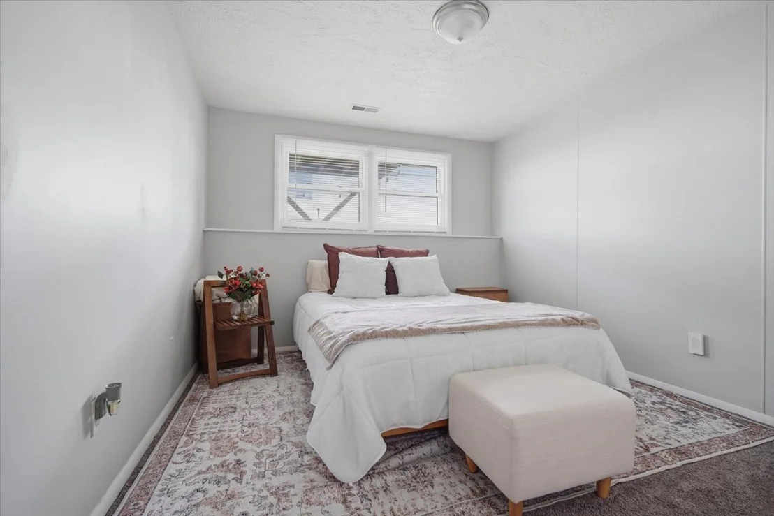 Photo of Unit B at 1546 Hunt Drive