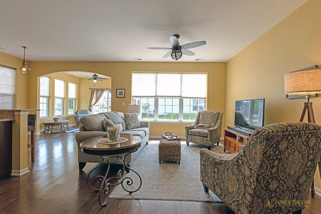Photo of 545 N Falls Circle