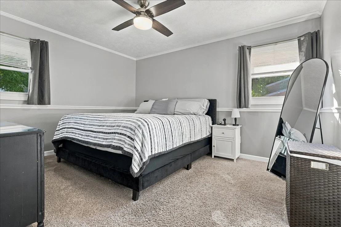 Photo of 1211 Searle Drive