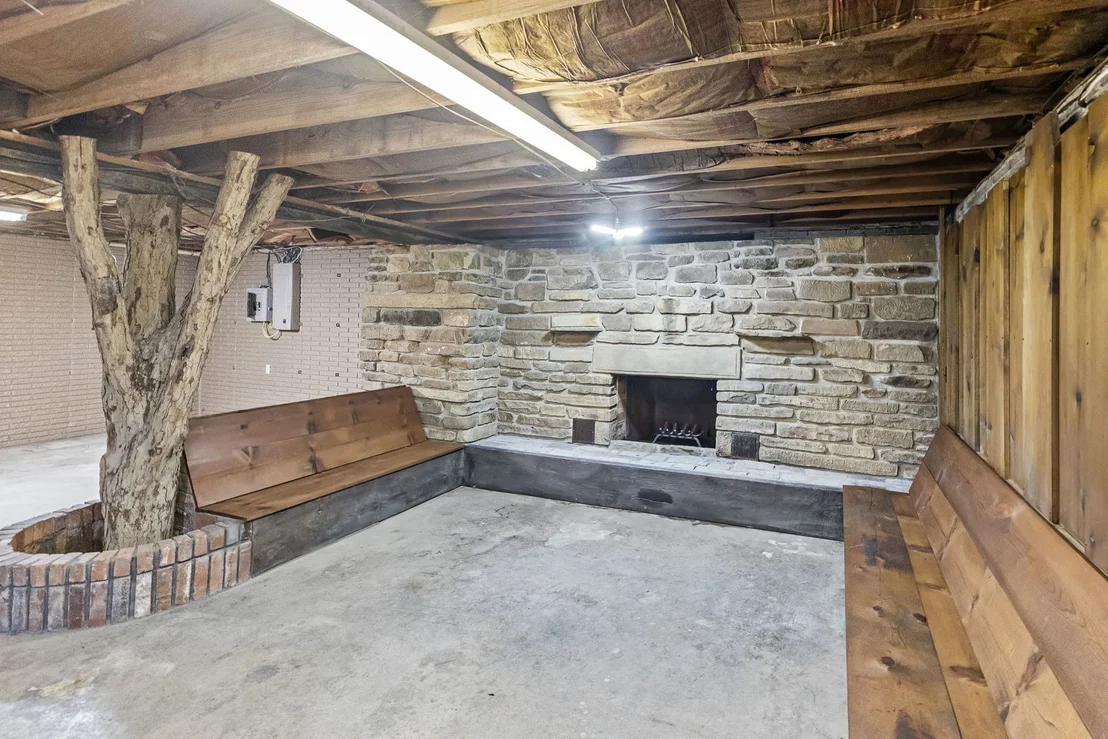 Photo of 414 Gilliland Road
