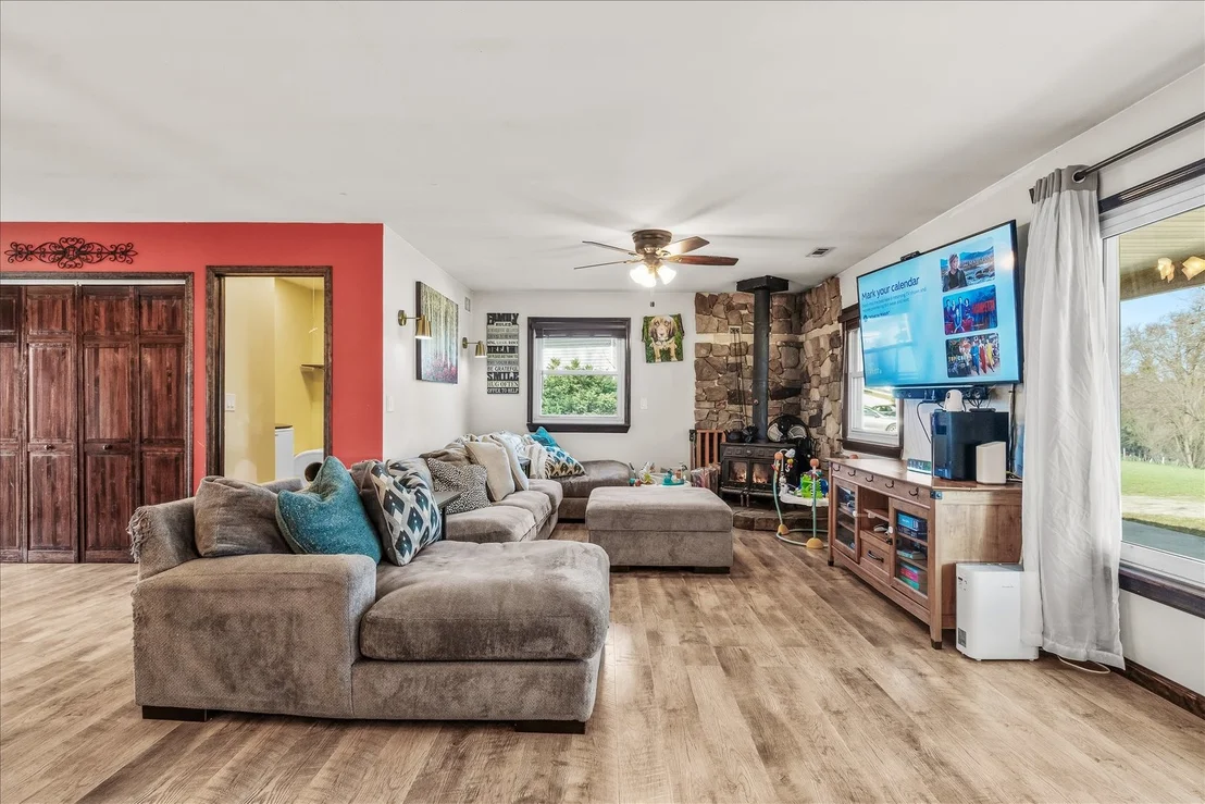 Photo of 25 Seneca Drive