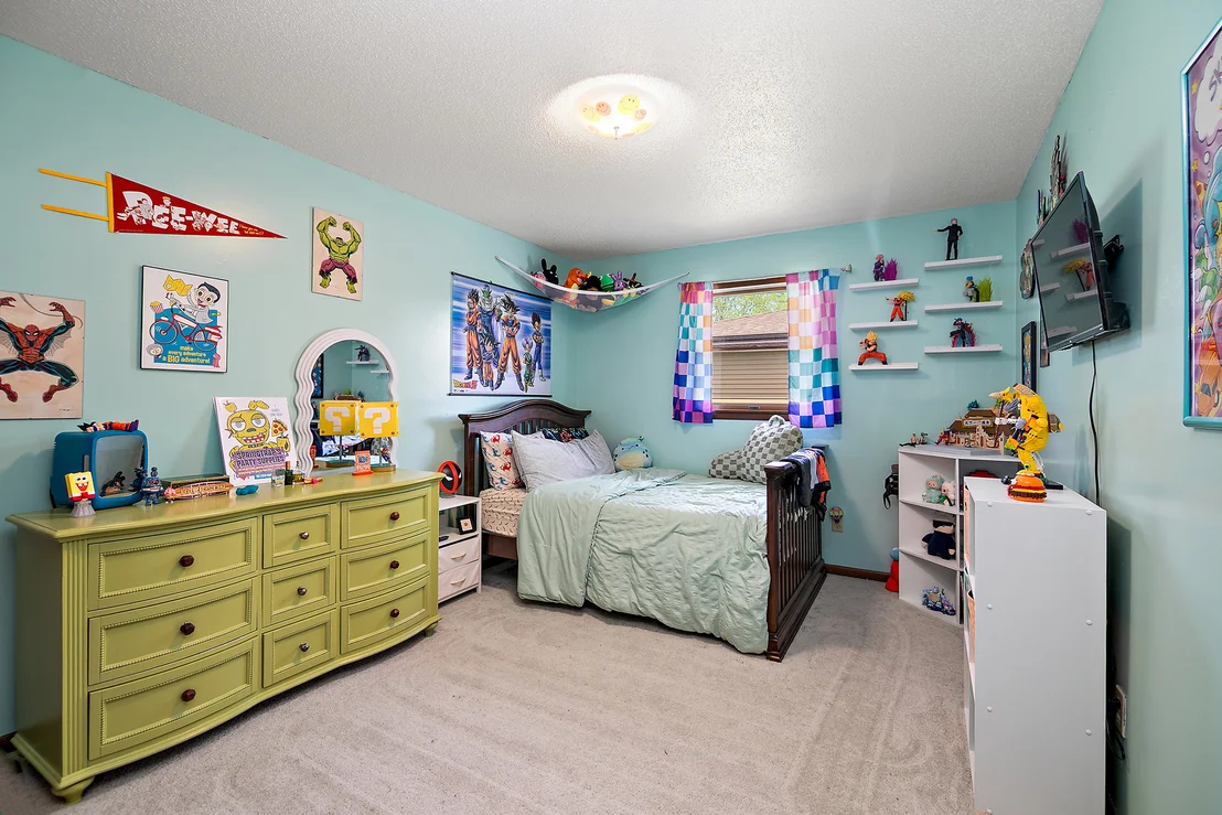 Photo of 434 Meadows Road S