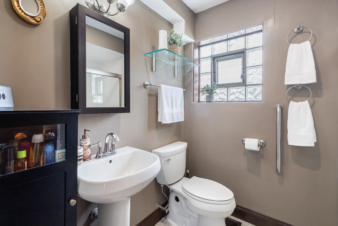 Photo of 2711 Maple Avenue