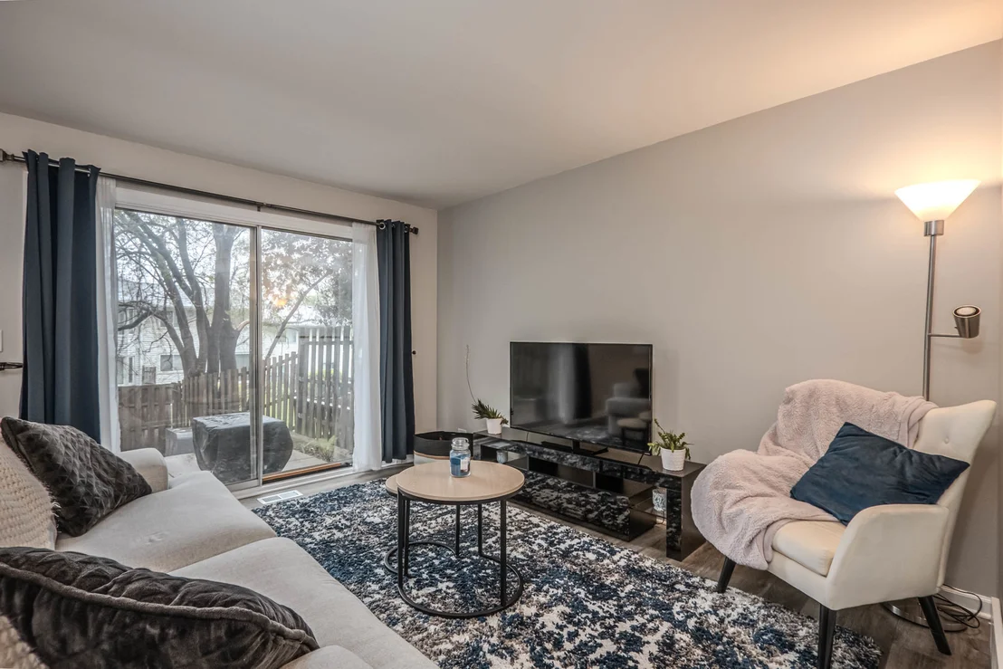 Photo of 585 Sharon Way