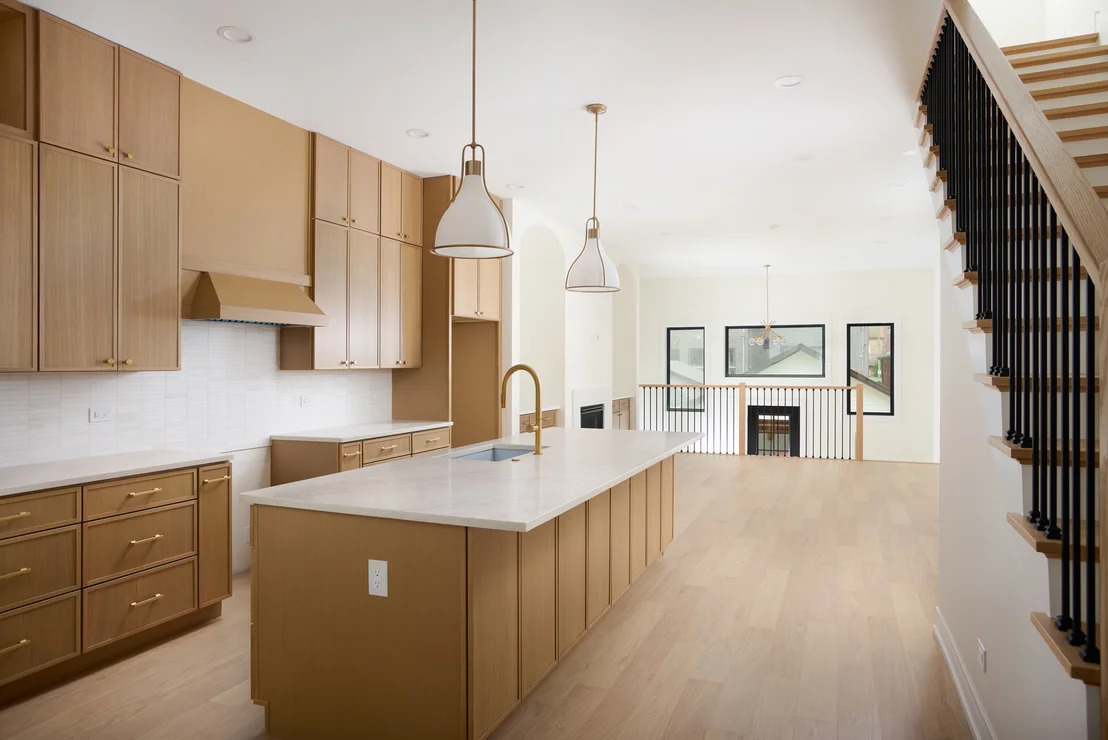 Photo of 513 W 28th Place