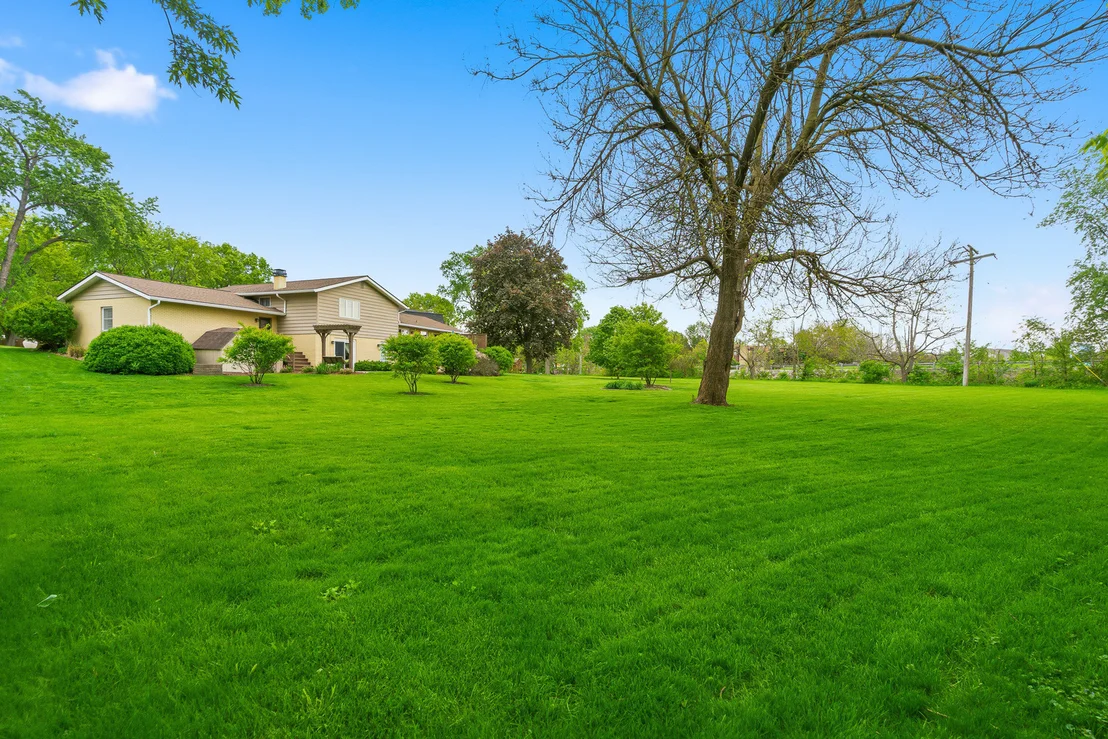 Photo of 1107 VALLEY Lane