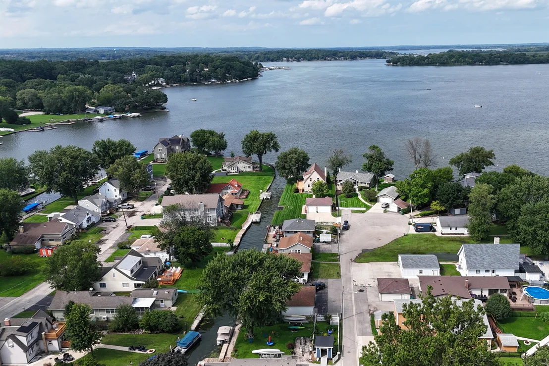 Photo of 28 Lakeside Lane