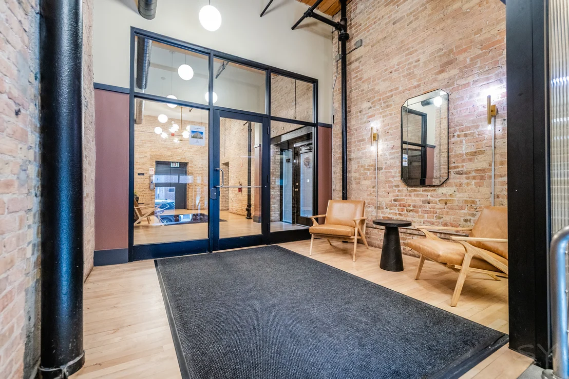 Photo of Unit 2G at 1327 W Washington Boulevard