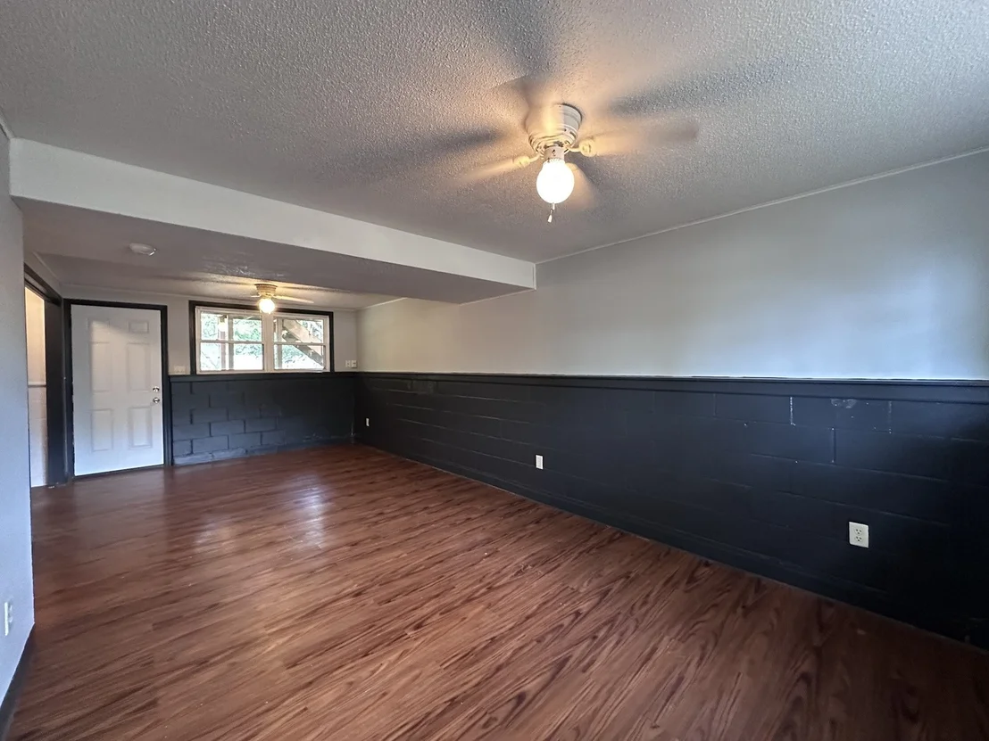Photo of 909 Sunset Ridge