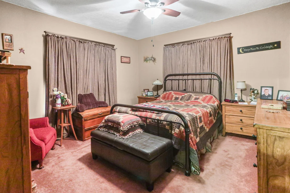 Photo of 1005 W 7th Street