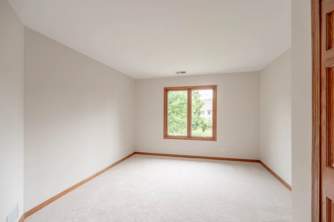 Photo of 1295 Hunters Ridge W