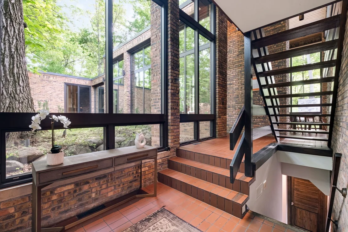 Photo of 3290 Brook Road