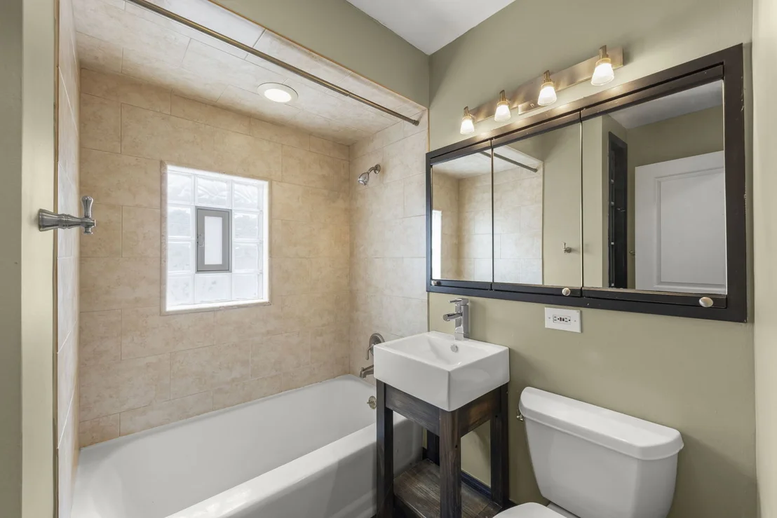 Photo of 261 Melrose Avenue