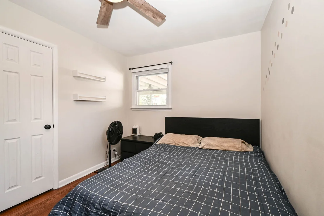 Photo of 35211 N Edgewater Lane