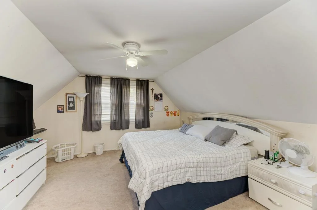 Photo of 1431 N Hillside Avenue