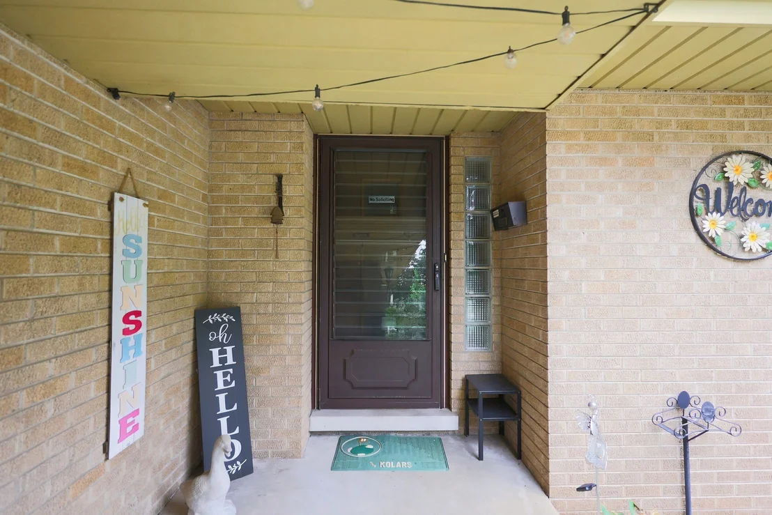 Photo of 853 Edgewater Drive