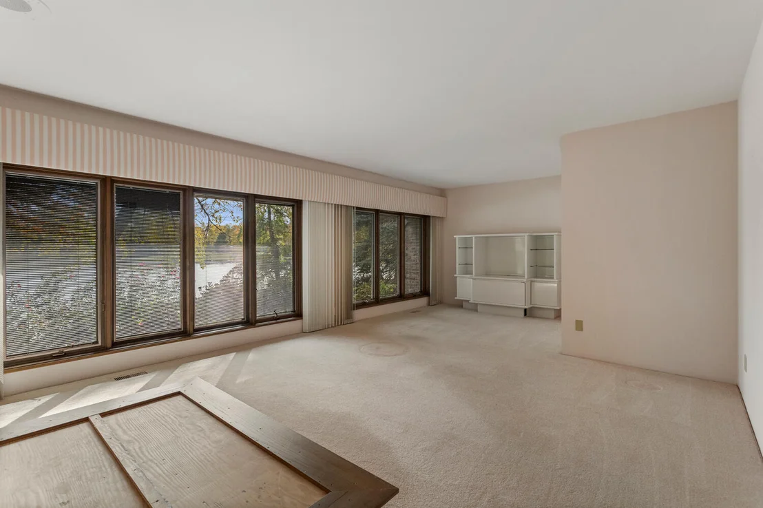 Photo of 4002 Lakepoint Road
