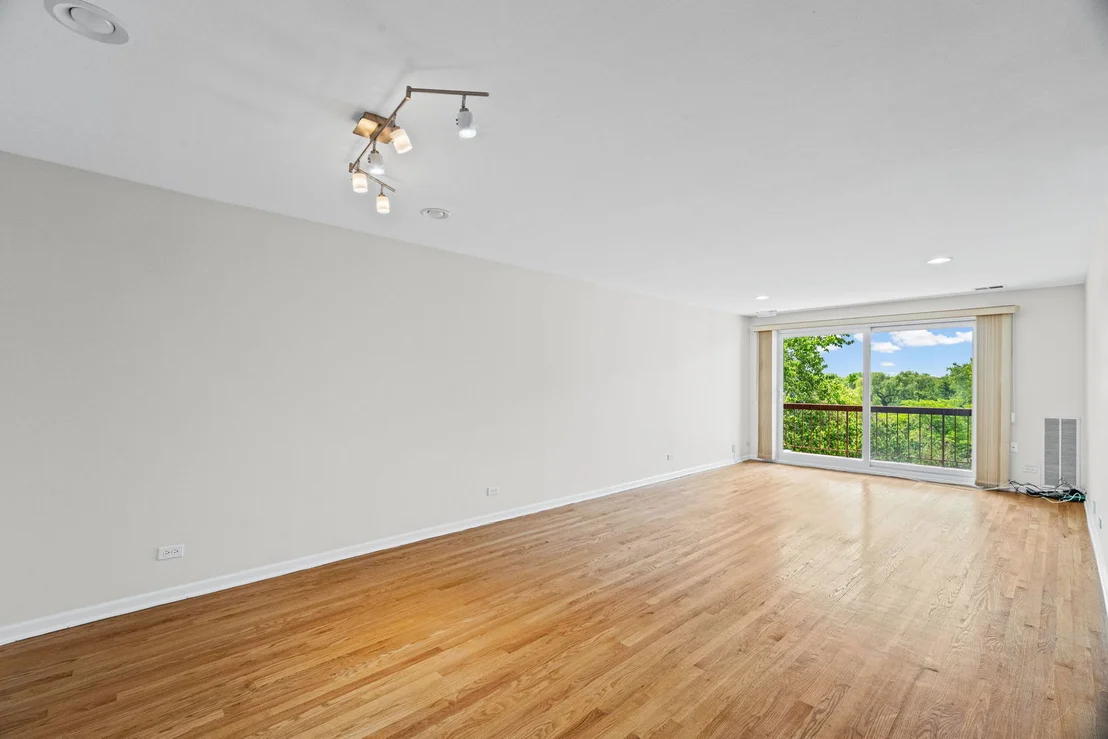 Photo of Unit 4F at 1500 Harbour Drive
