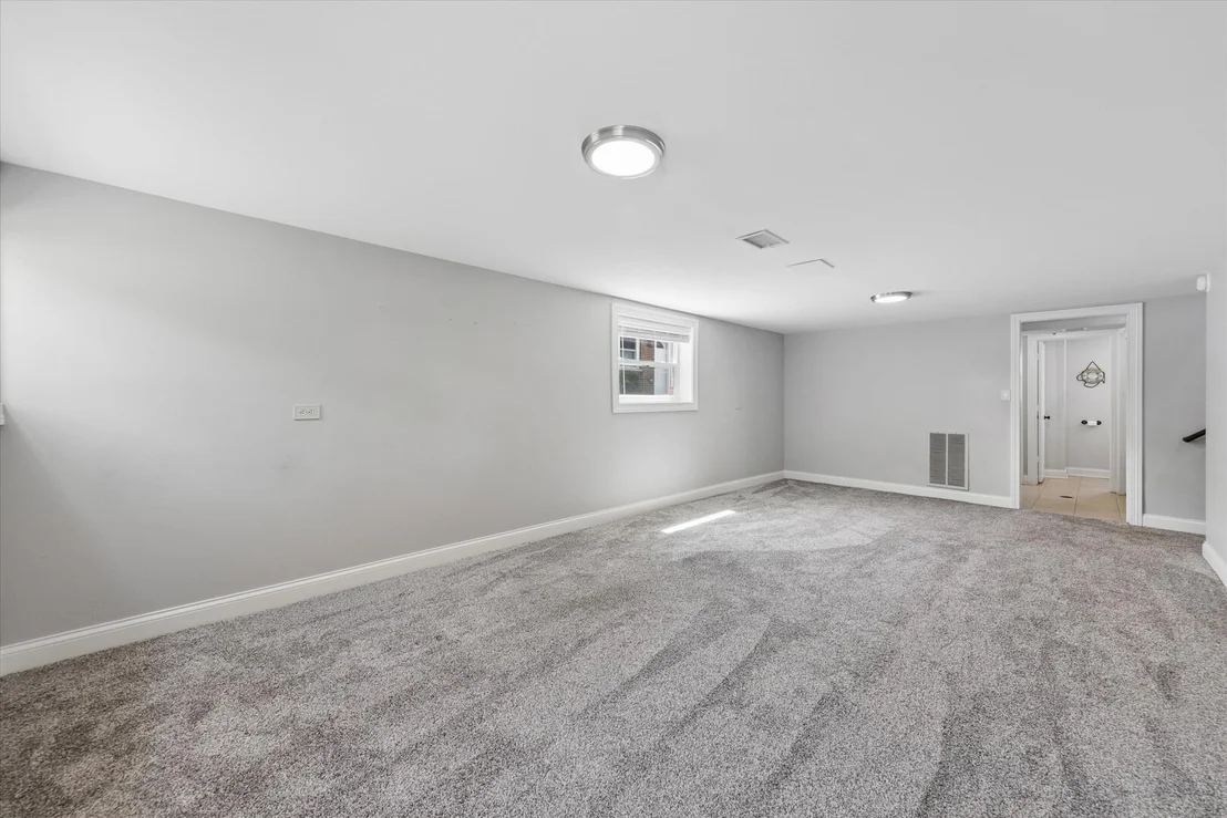 Photo of 408 W Commonwealth Lane