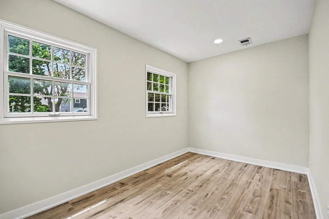 Photo of 1312 W Oakmont Road
