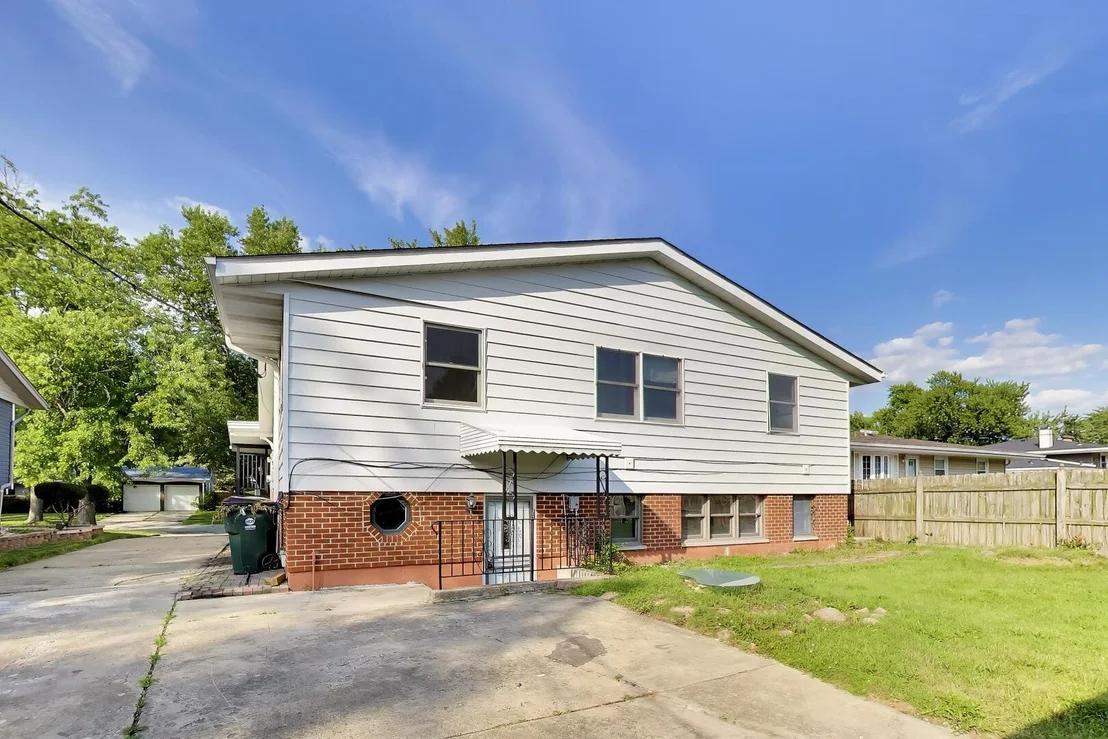 Photo of 2925 E 188th Place