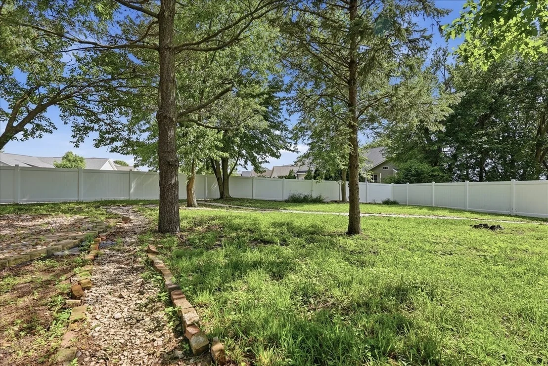 Photo of 2202 Bloomingdale Road