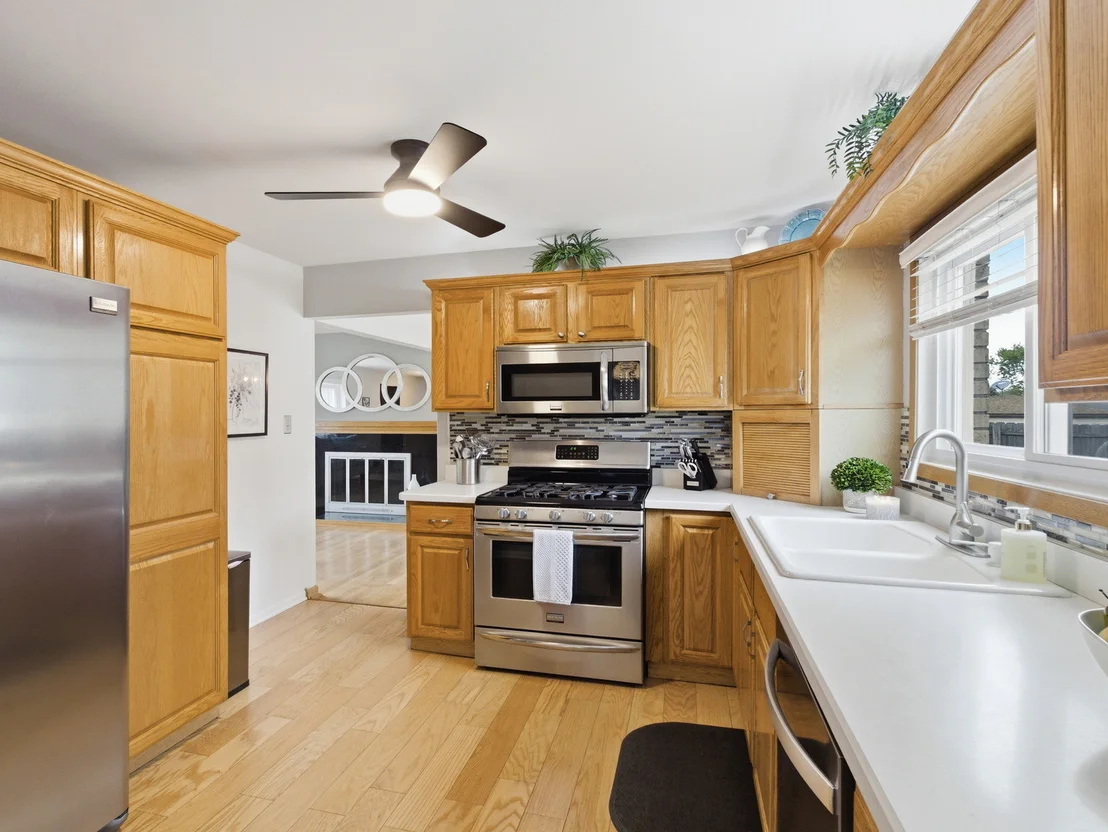 Photo of 237 N Pioneer Drive
