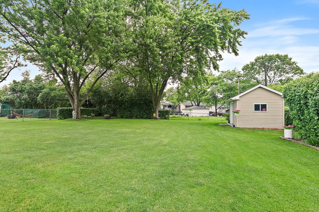 Photo of 430 Amherst Lane