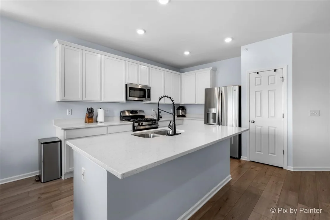 Photo of 466 Comstock Road