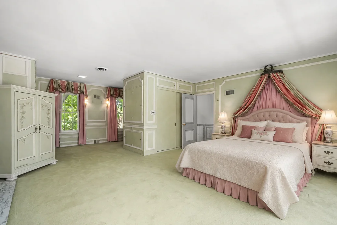 Photo of 33W451 Surrey Road