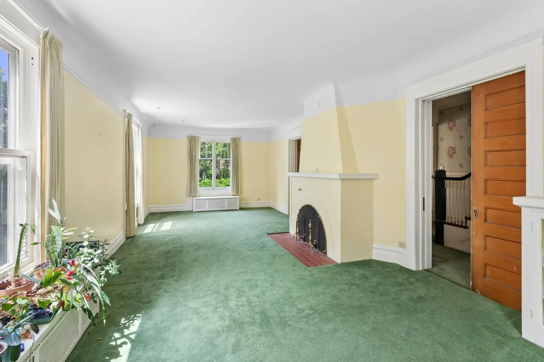 Photo of 929 Sheridan Road