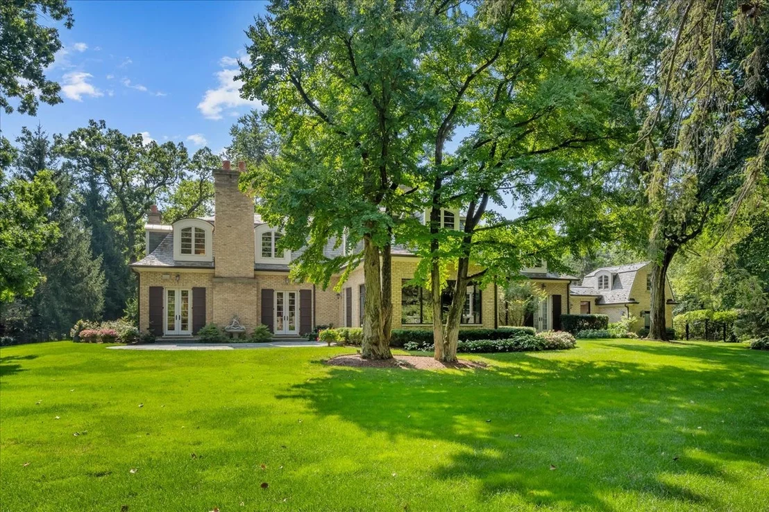Photo of 586 Spruce Avenue