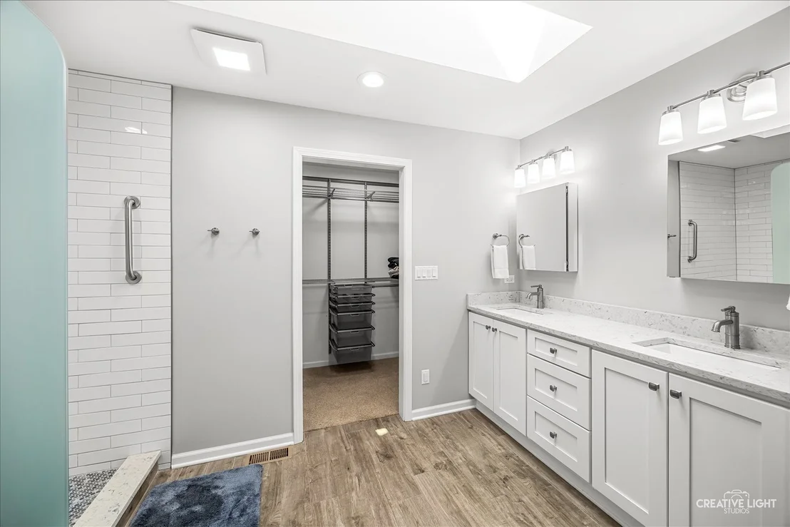 Photo of 17 White Oak Lane