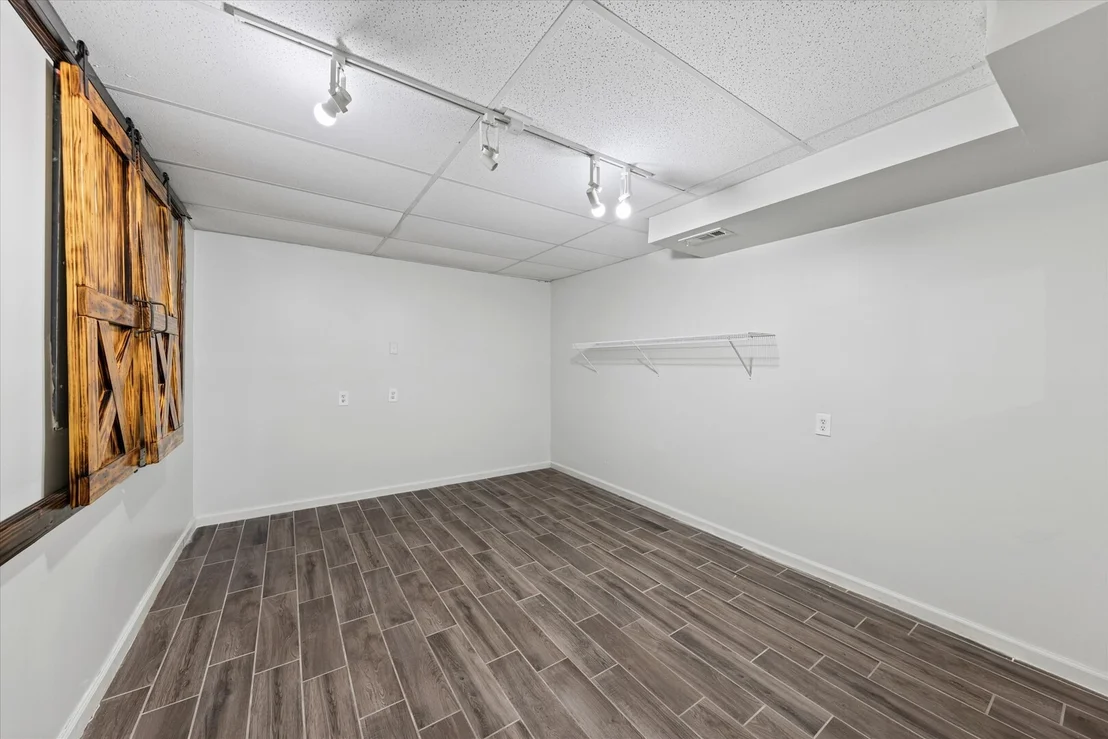 Photo of 7805 MOSSHEATHER Drive