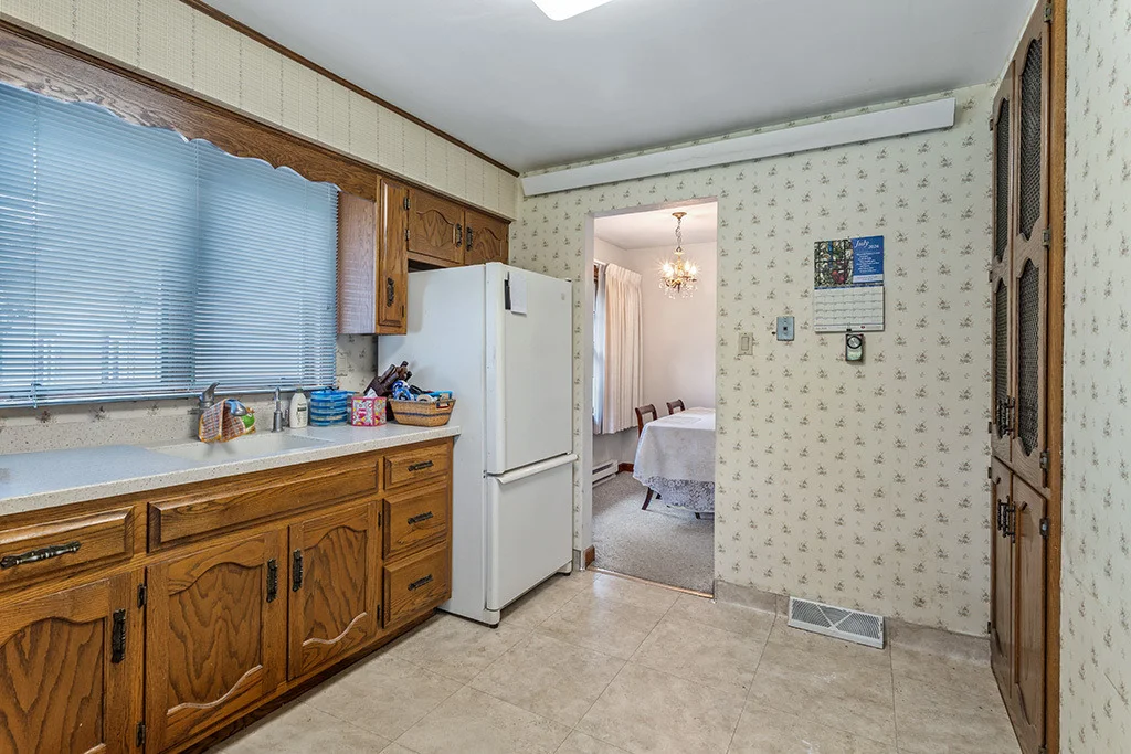 Photo of 2115 MAPLE Road
