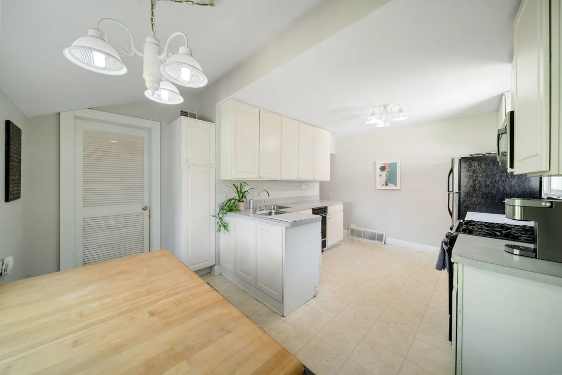 Photo of 707 Glenshire Road