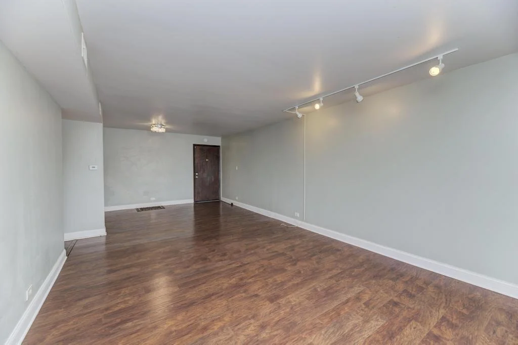 Photo of Unit B303 at 830 Elder Road
