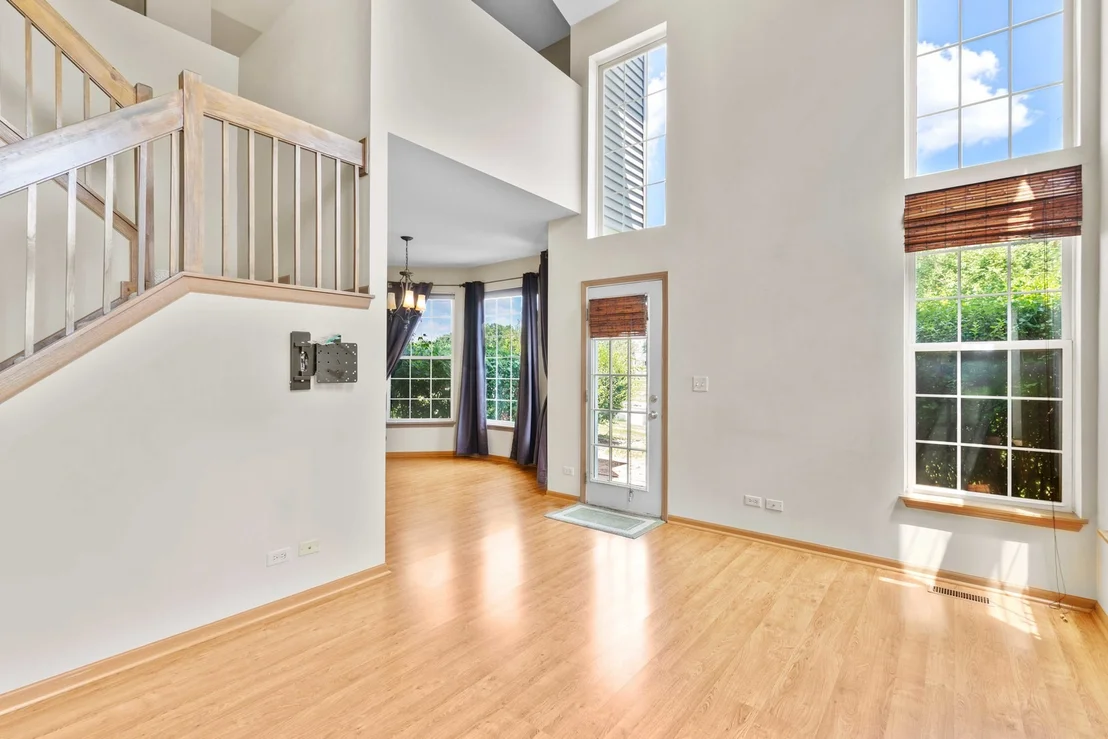 Photo of Unit 0 at 2212 Rossiter Parkway