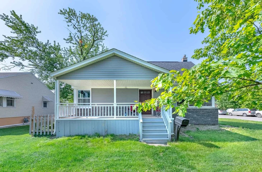 Photo of 40 W 36th Place