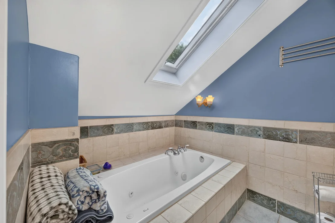 Photo of 1739 Cedar Road
