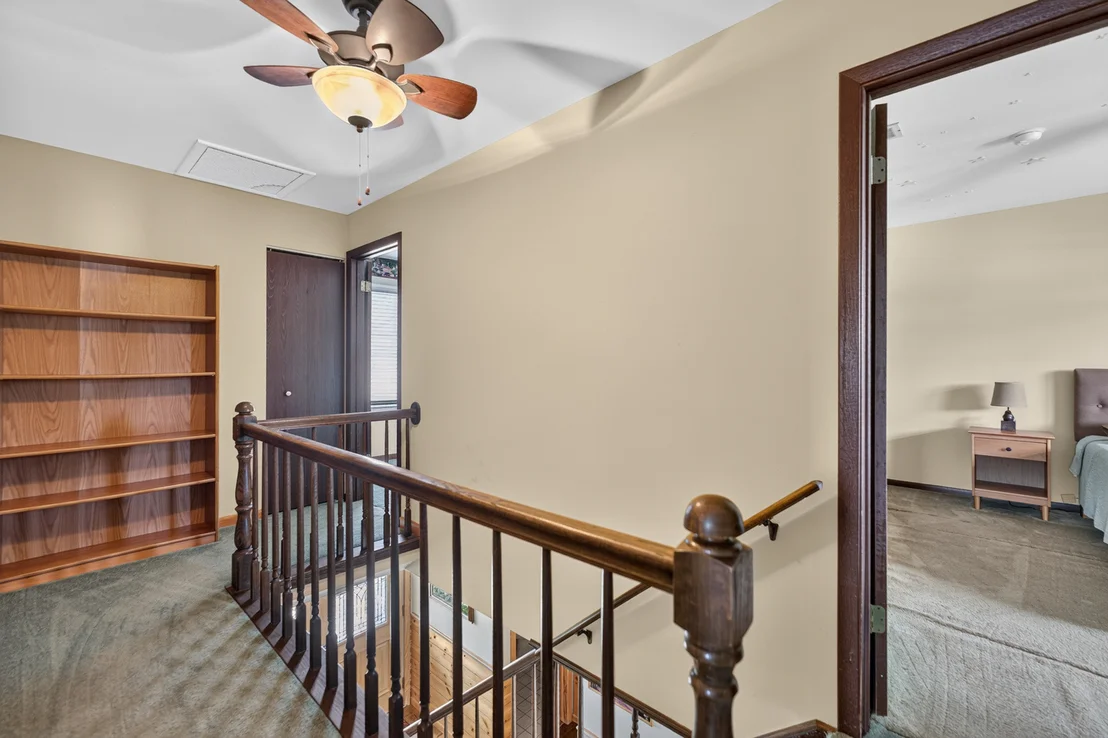 Photo of 975 W Pine Avenue